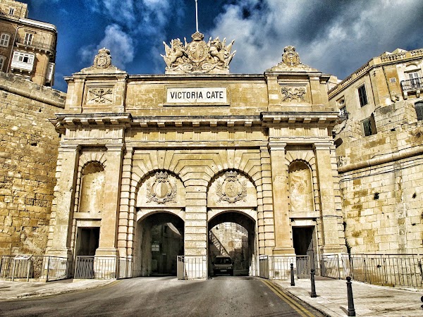 Victoria Gate