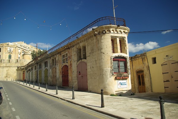 Victoria Gate 3