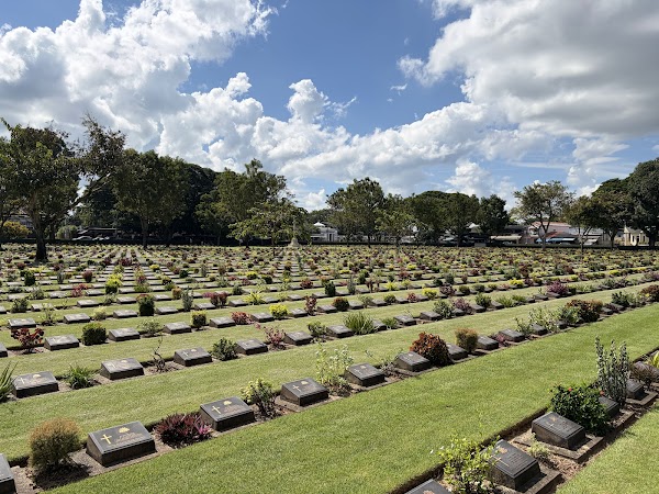 Kanchanaburi War Cemetery (DonRak)