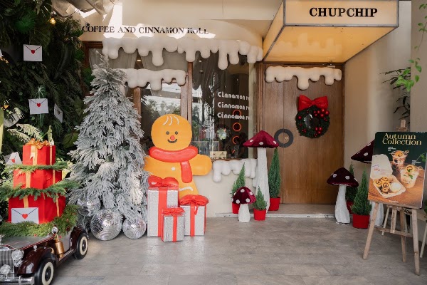 CHUPCHIP COFFEE & CINNAMON ROLLS