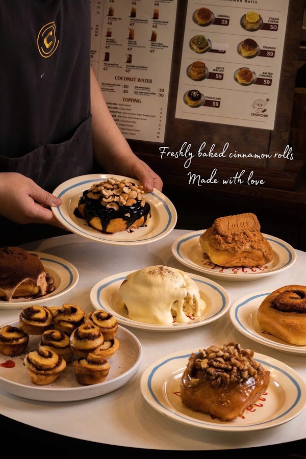 CHUPCHIP COFFEE & CINNAMON ROLLS 5
