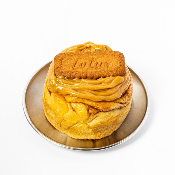 CHUPCHIP COFFEE & CINNAMON ROLLS 3