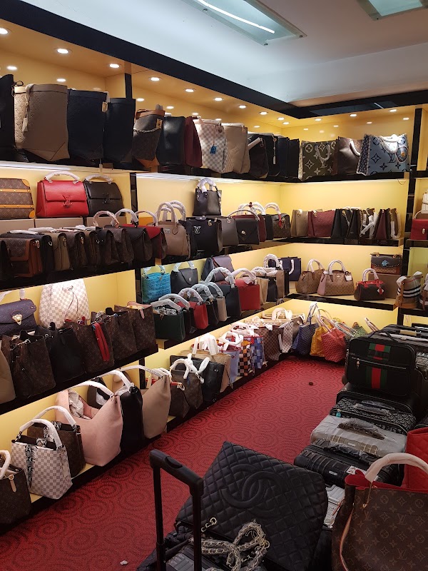 Guangzhou Baiyun World Leatherware Trade Center 5