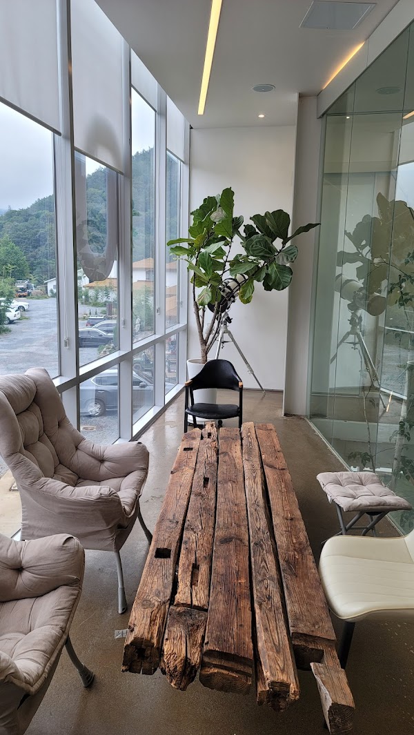 카페 오무아무아 (Cafe Oumuamua) 2