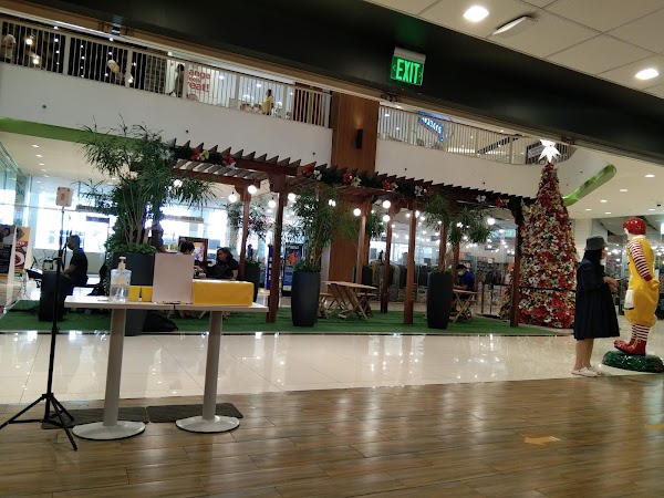 San Lorenzo Place Mall