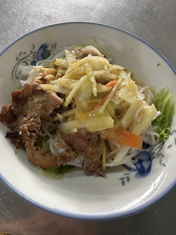 Bún thịt nướng bà Hai 5