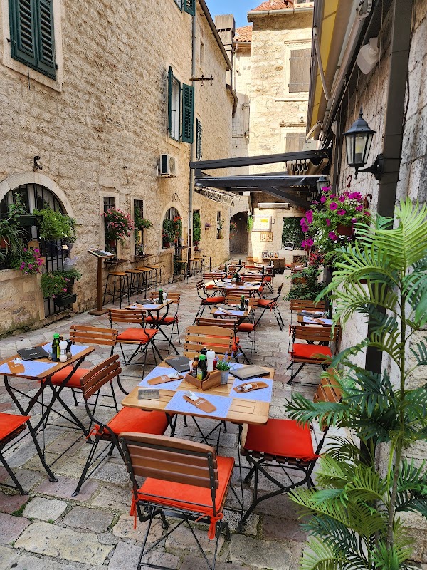 La Catedral Pasta Bar
