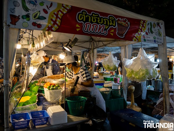 Ramkhamhaeng Night Market