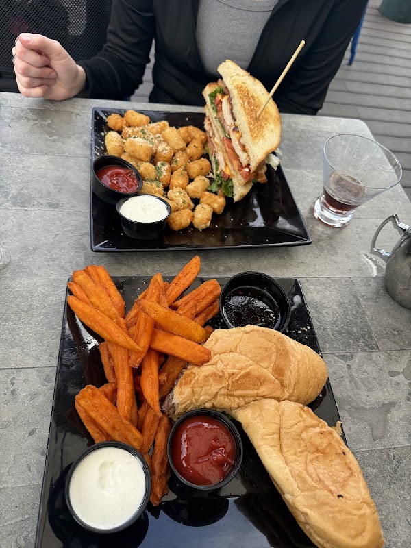 Tremont Kitchen + Bar 4