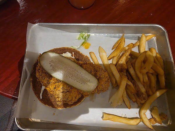 The Row Kitchen & Pub 4