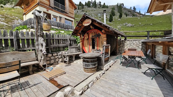 Berghütte Lavarella