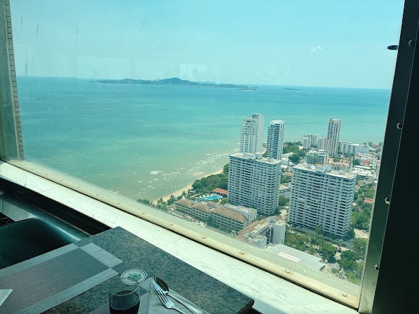 Pattaya Park Tower Restaurant 4