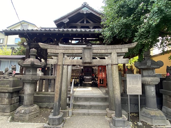 Hikan Inari-jinja Shrine 1