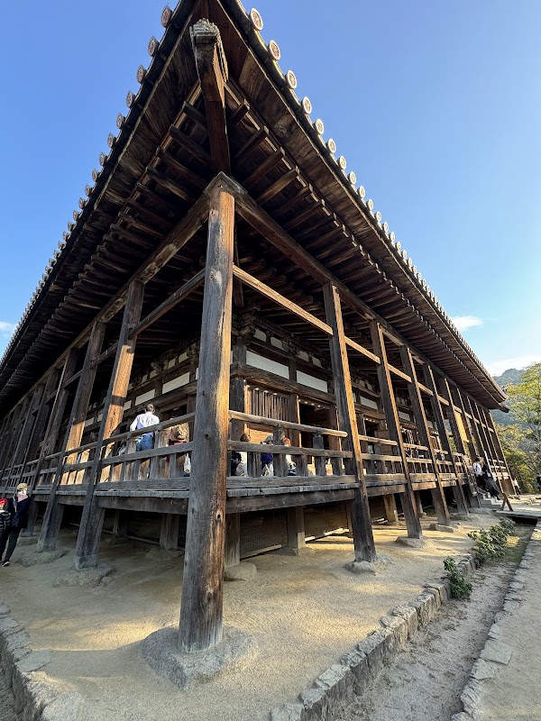 Hokokujinja Senjokaku Pavilion 4