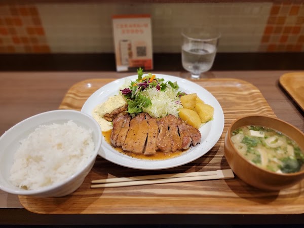 Bomber kitchen 4