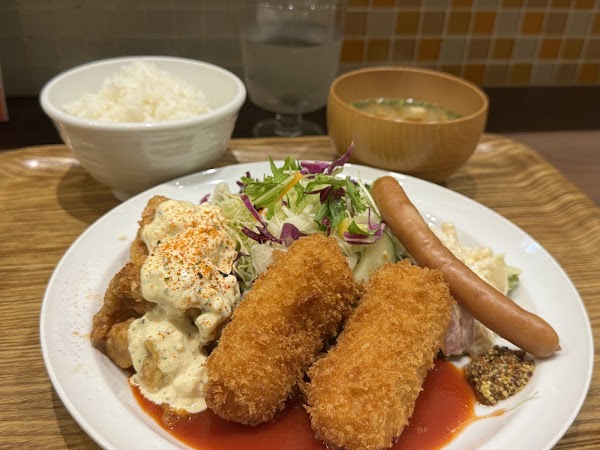 Bomber kitchen 2