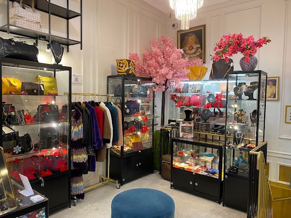 Opulence Luxury & Vintage 4