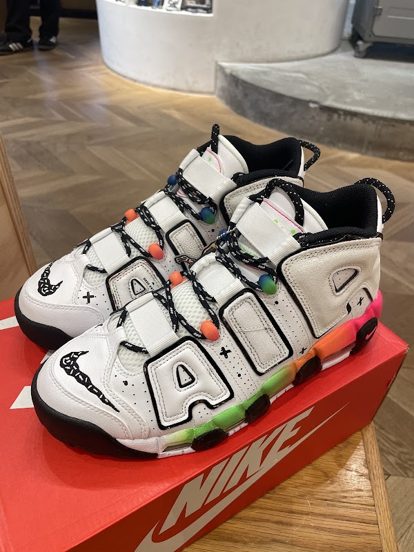 KICKS LAB. Pino Harajuku Branch 2