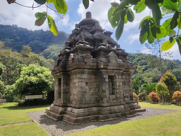 Selogriyo Temple (740 MASL)