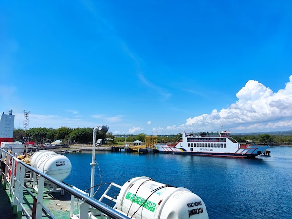 Pelabuhan Kayangan 4