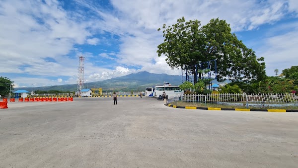 Pelabuhan Kayangan 2
