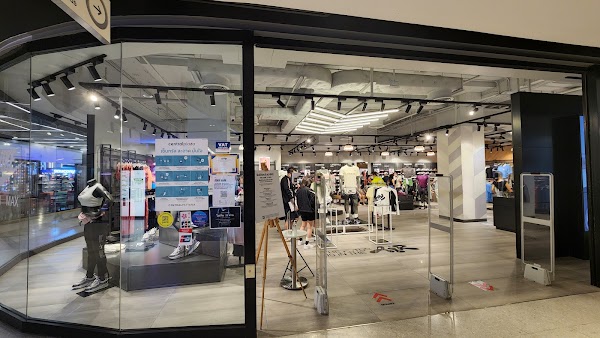 NIKE CENTRAL WORLD