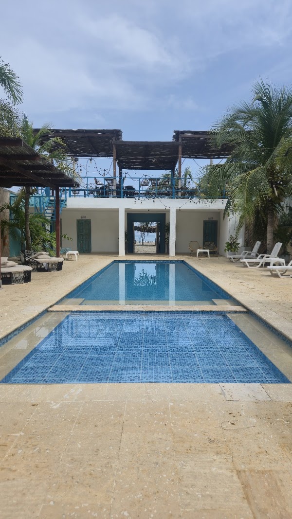 Hotel Coco Beach Rooftop & Beach Club