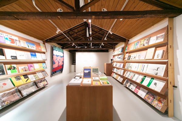 本屋青旗 Ao-Hata Bookstore 5