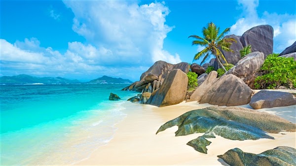 Beau Vallon Beach 5