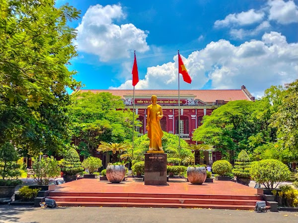 Quoc Hoc - Hue High School For The Gifted 3
