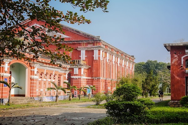 Quoc Hoc - Hue High School For The Gifted 2