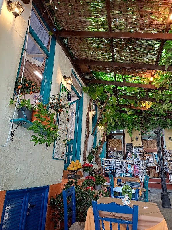 BLUE CHAIRS RESTAURANT EΣΤΙΑΤΟΡΙΟ ΠΛΑΤΕΙΑ ΒΟΥΡΛΙΩΤΩΝ 5