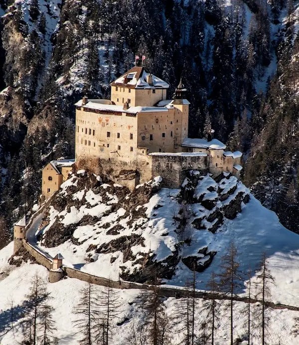 Tarasp 2