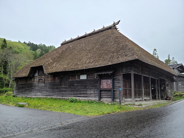 牛方宿（県宝旧千國家住宅） 1