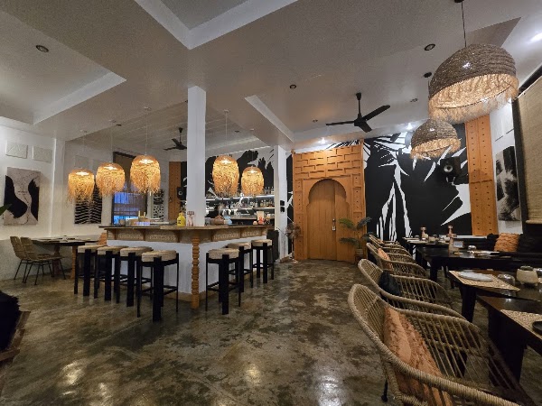 Lost In Baan - Hi-Fi Restaurant & Cocktail Bar