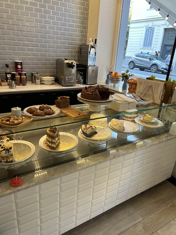 EDMOND café (Breakfast | Brunch | Cakes) 6