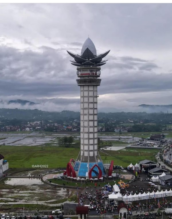 Menara Pandang Teratai