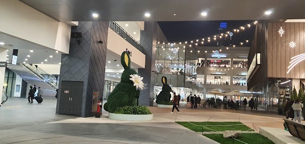 Hyundai Premium Outlets Songdo 1