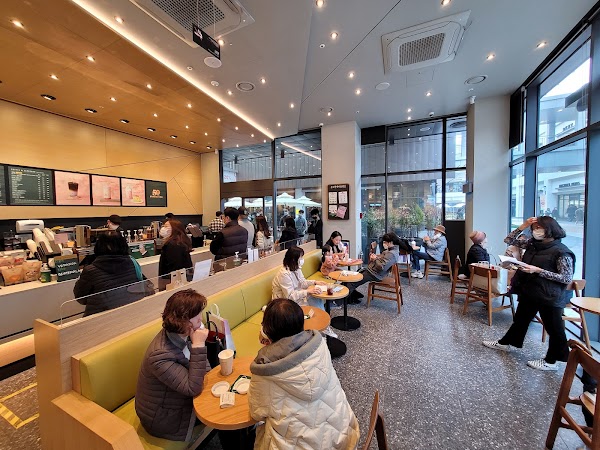 Hyundai Premium Outlets Songdo 5
