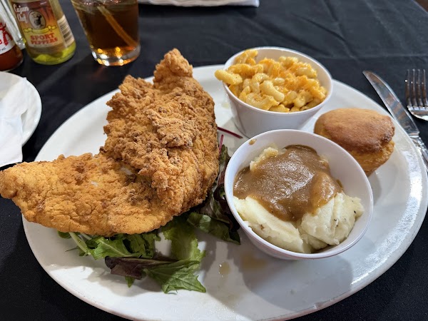 Paschal's Restaurant & Bar 3