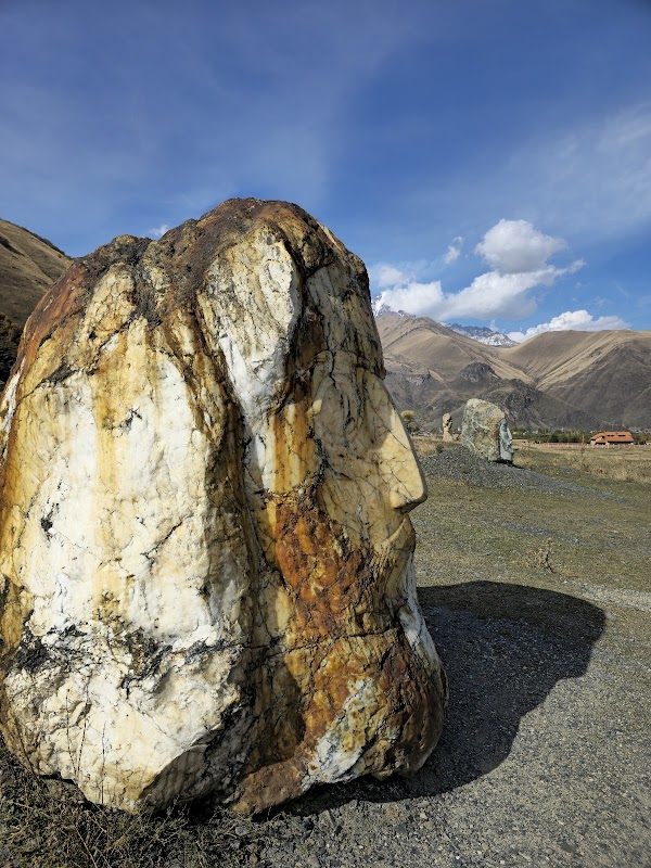 Gigantic Sculptures by Merab Phiranishvili. 4