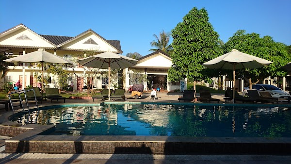 San San Resort