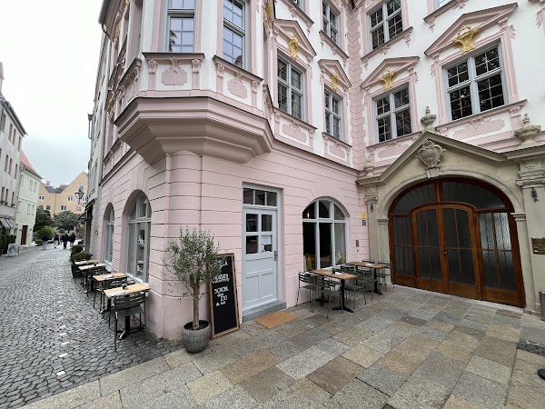 Fräulein Smilla Café & Bar 3