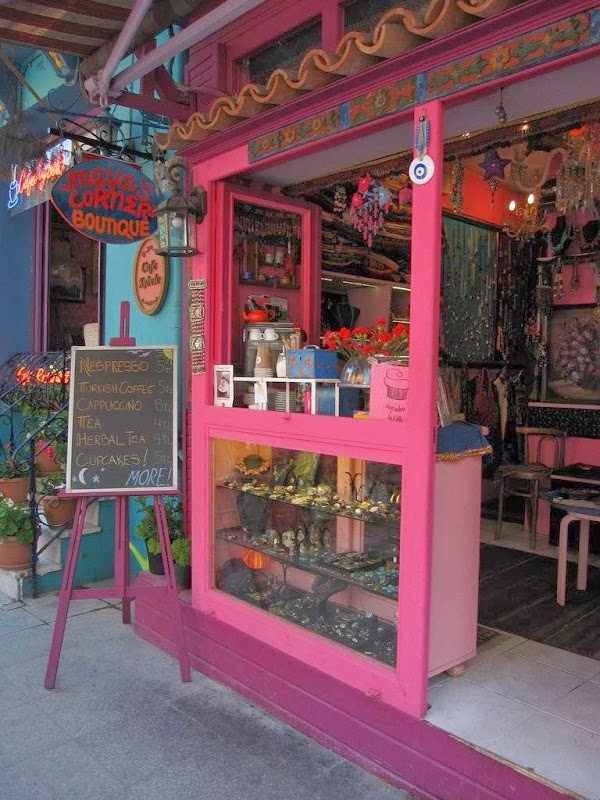 Maya's Corner Cafe