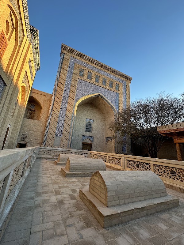 Pahlavan Mahmoud Mausoleum 4