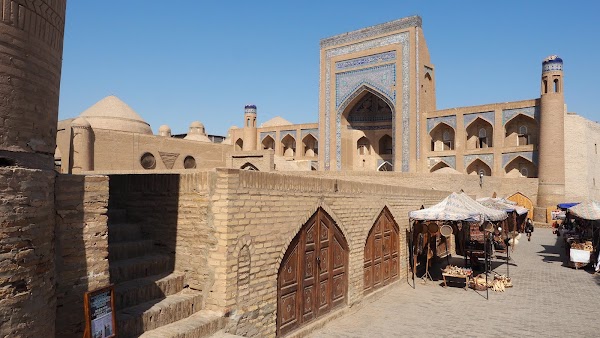 Pahlavan Mahmoud Mausoleum 2