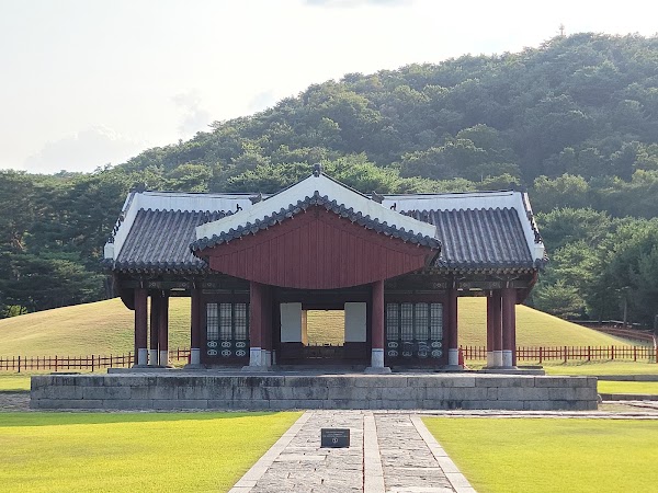 Uireung (Tomb of King Gyeongjong & Queen Seonui) 5