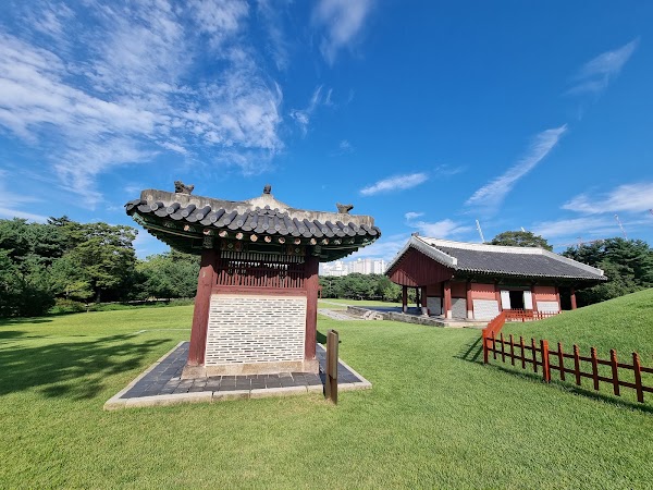 Uireung (Tomb of King Gyeongjong & Queen Seonui) 4