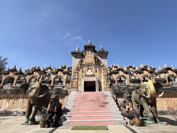 Wat Prachakom Wanaram (Wat Pa Kung)
