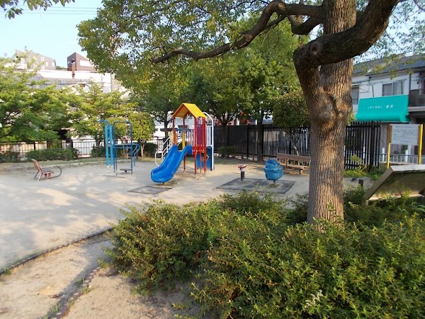 Senriyamahigashi Park 1